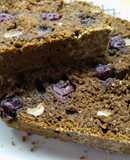 Budín de algarroba, nueces y arándanos