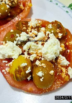 Une photo de Salade de tomates à la ricotta