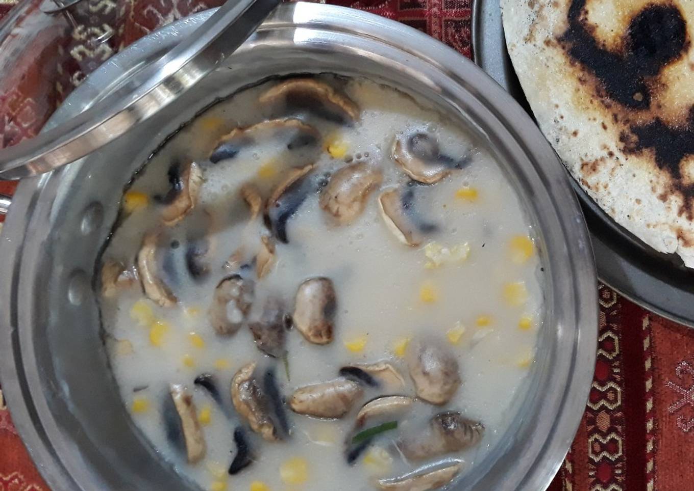 Krim sup ayam jamur jagung