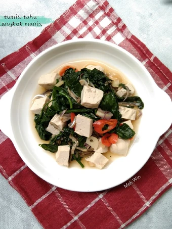 Cara Simple Menyiapkan Resep  Tumis tahu daun cangkok manis yang Bisa Manjain Lidah, Enak