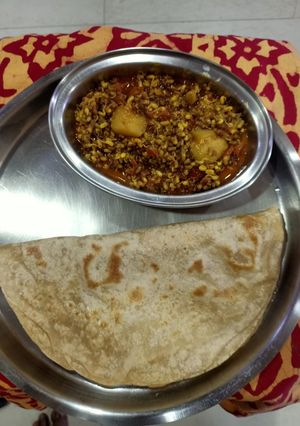 मटकी बटाटा भाजी (Matki Batata Bhaji Recipe In Marathi) रेसिपी चे मुख्य फोटो 