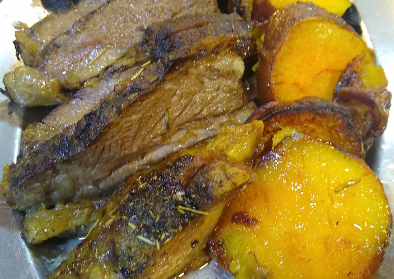 Vacío al horno con batatas caramelizadas