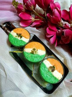 ট্রাইকালার সন্দেশ (Tri colour sandesh recipe in Bengali) রেসিপির প্রধান ছবি
