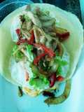 Wrap de pollo con papas fritas al horno