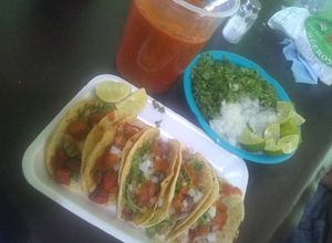 Una foto de Tacos surtidos 🇲🇽 🌮