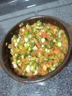 Una foto de Pebre a la Chilena con Tomate