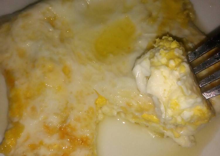 بيض بالجبن الطري
