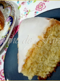 Foto de Bolo de laranja com calda e cobertura de açúcar