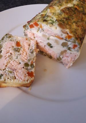 Une photo de Terrine de poisson aux légumes et coulis de #tomate