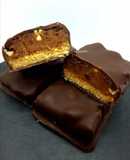 Barritas de cacahuetes y anacardos (snickers veganos)