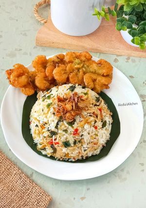 Foto resep Nasi Gurih Ayam Suwir Sambal Bawang