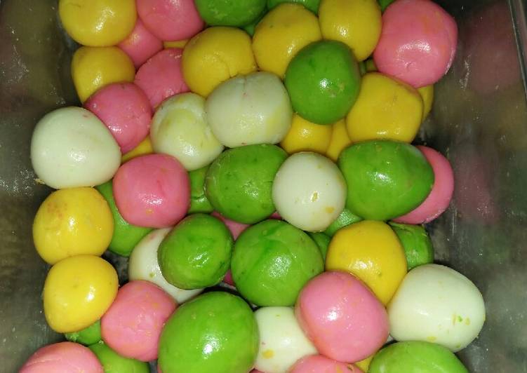 Bola susu warna warni