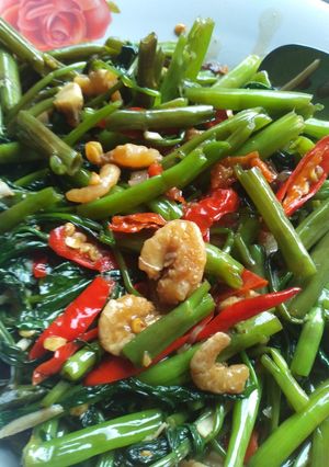 Foto resep Oseng kangkung sederhana