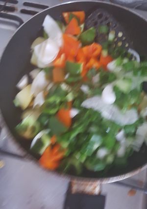 A picture of Chicken jalfarezi.