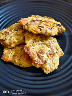 ओट्स बेसन पैनकेक (Oats Besan Pancake recipe in Hindi) रेसिपी मुख्य फोटो