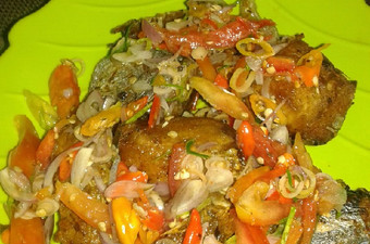 Anti Ribet, Membuat Tuna siram sambal matah praktis Bahan Sederhana