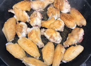 Foto principal de Alitas de pollo de caserío al ajillo