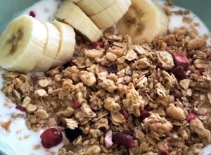 Foto de Deliciosa Tacinha de Quark com Granola e Banana