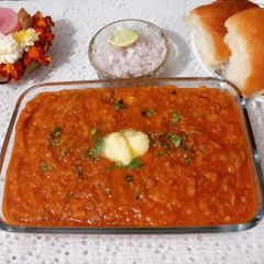 A picture of Delicious Pavbhaji.