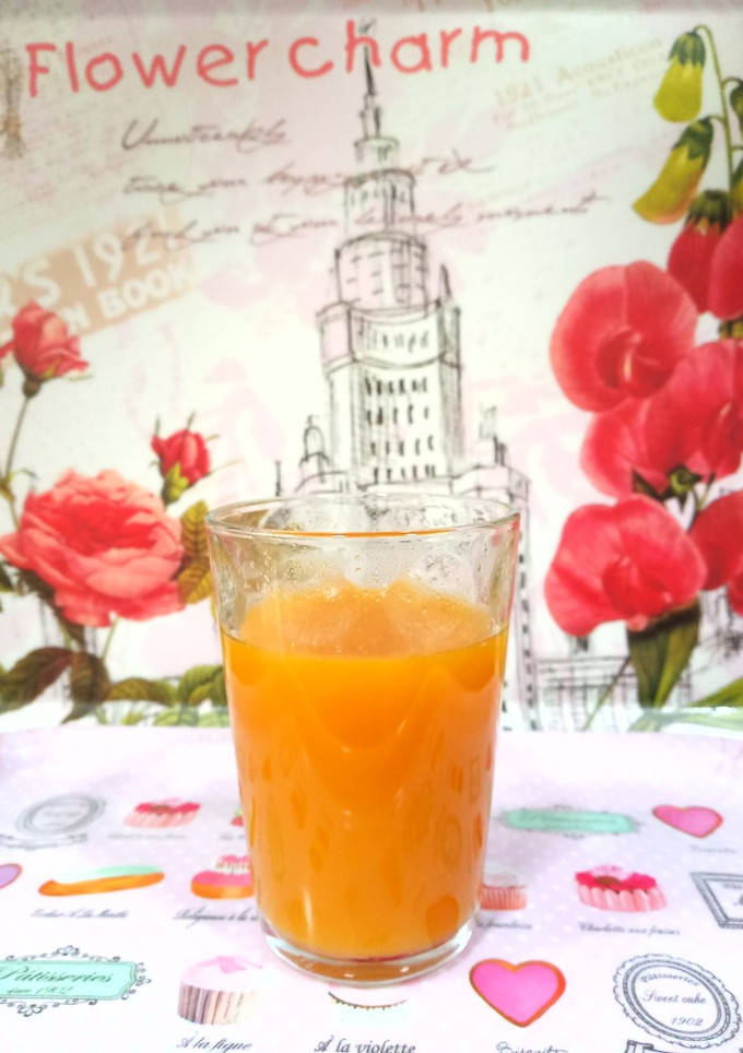 Una foto de Zumo de mango y té rojo