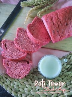 Foto resep Roti Tawar Buah Naga (Eggless)