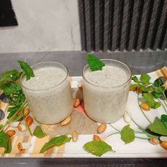 A picture of Cold milk peanut drink.