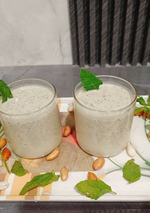 A picture of Cold milk peanut drink.