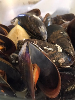 Una foto de Mejillones al vapor a mi manera