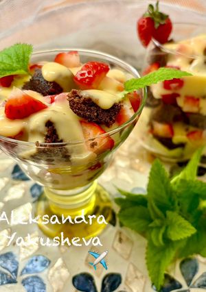 A picture of Quick Dessert with Leftover Sponge Cake and Fruits.
