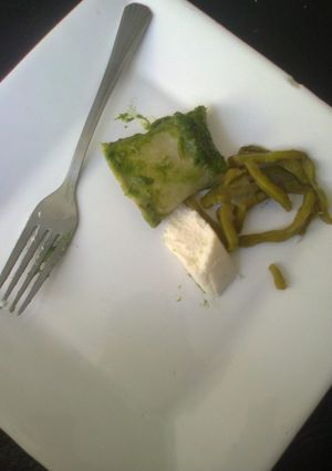 Una foto de Entomatilladas de milpa o tacos verdes de milpa con nopales y queso