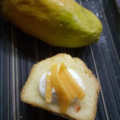 A picture of Cake Mango Cream delight.
