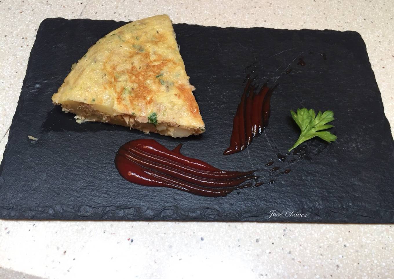 Tortilla de papas, atún y pimiento <br />(Comida de aprovechamiento)