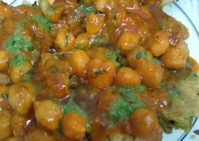 Samosa Chana Chaat