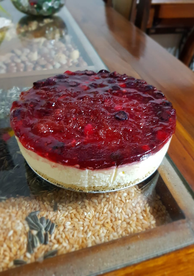 Una foto de Cheesecakes de Frutos Rojos sin horno 🍓