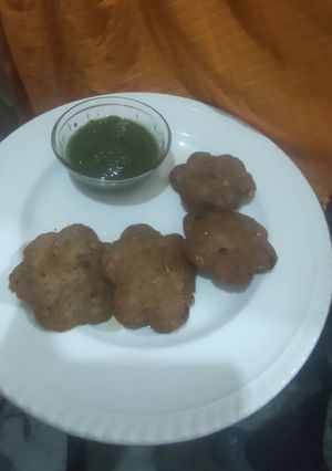 फलाहारी कुट्टू की टिक्की रेसिपी मुख्य फोटो