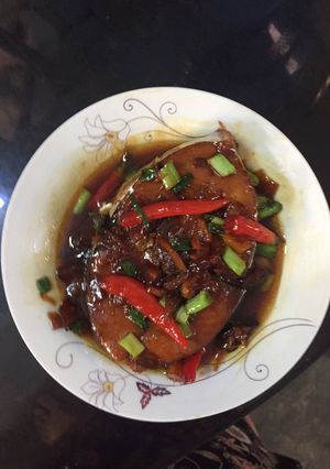 Hình của món Cá thu kho.