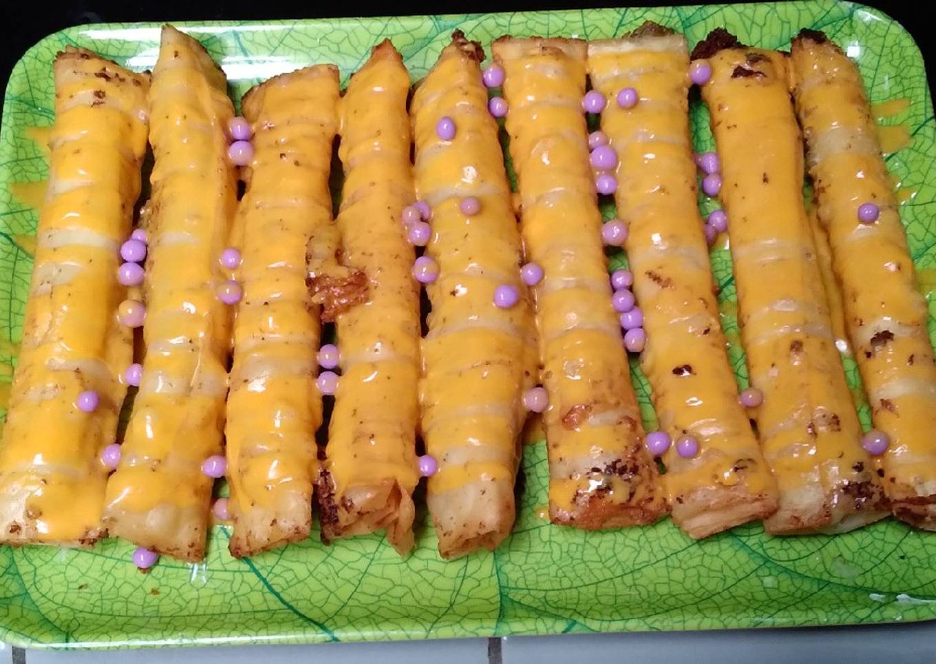 Lumpia pisang keju