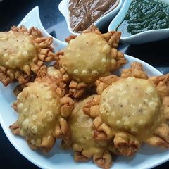 A picture of Sunflower Chicken Samosa.