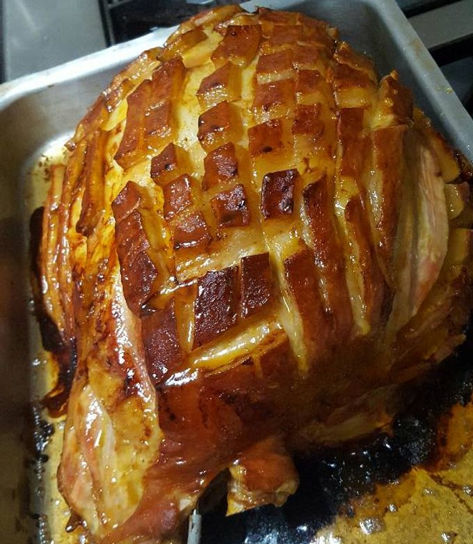 Una foto de Pierna de cerdo al horno con salsa de miel y mostaza