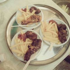 A picture of Roasted peppered chicken & Chips.