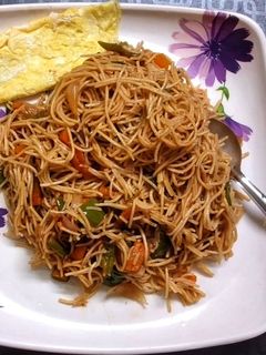 মিক্সড ভেজিটেবল চাউমিন (mixed vegetable chow mein recipe in Bengali) রেসিপির প্রধান ছবি