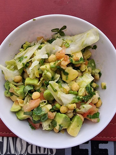 Una foto de Ensalada de garbanzos