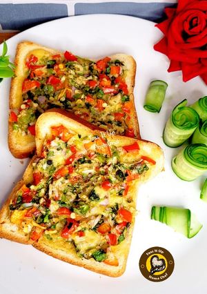 A picture of Baked Egg Toast With Veggies.