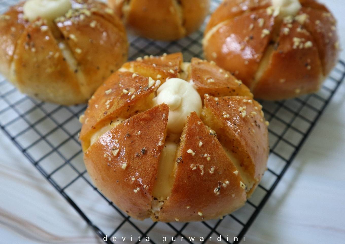 Korean Garlic Bread (Roti Bawang Putih Korea)