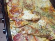 Una foto de lasagna de berenjena