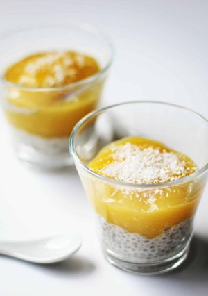 Une photo de Pudding de chia au coulis de mangue