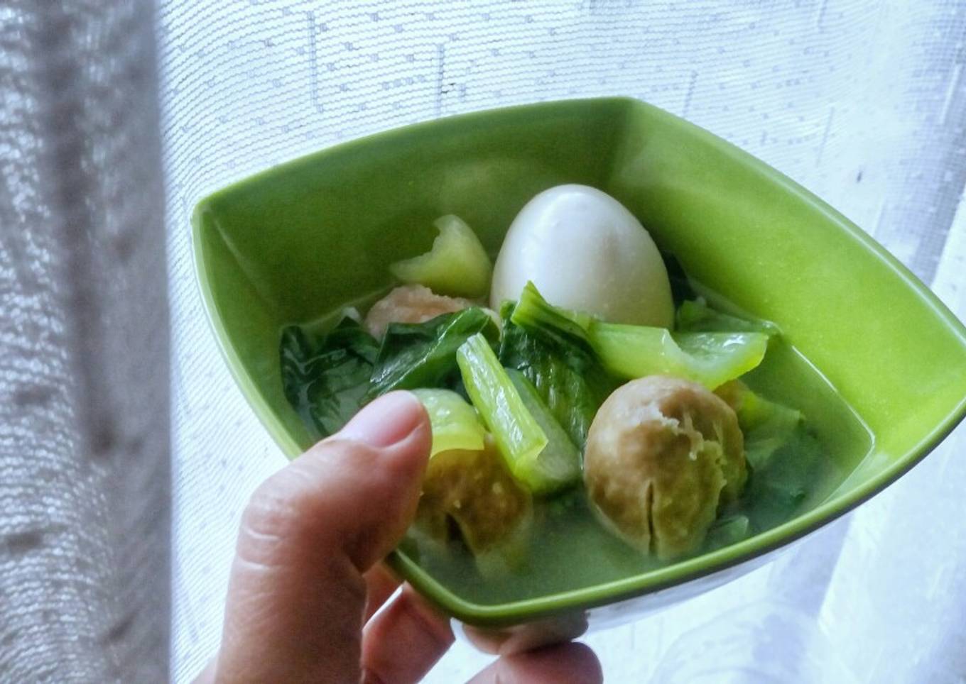 Meat Balls, Bokchoy and Egg Soup