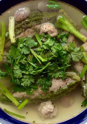 Hình của món Canh mướp đắng nhồi thịt.