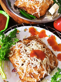 वेजिटेबल चीजीं सैंडविच (vegetable cheesy sandwich recipe in hindi) रेसिपी मुख्य फोटो