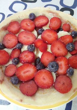 Una foto de Panqueques con frutas